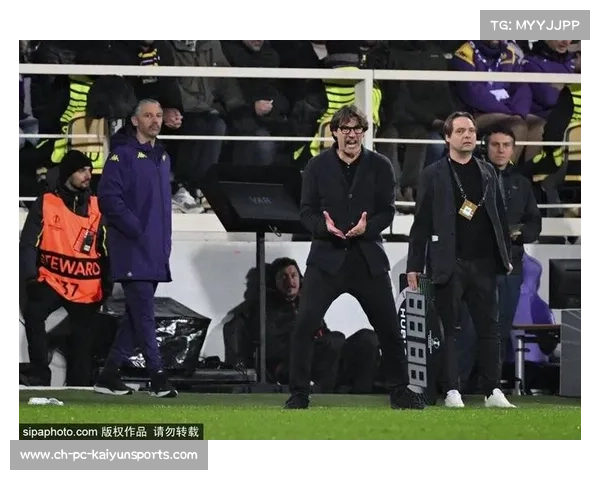 佛罗伦萨赛前遭球迷空场抗议，球员承受巨大心理压力